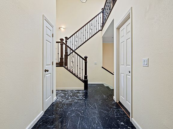 3rd image of 809 Saint Francis Blvd