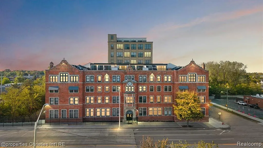1 bed, 1.0 bath, 1191 sqft, $1,600 — Photo 2