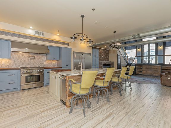 2nd image of 301 Main St APT D