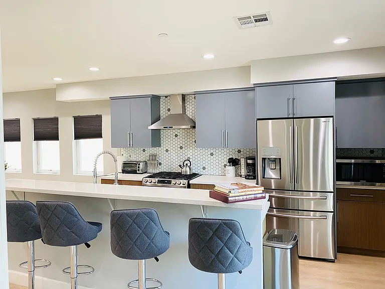 855 N McCadden Pl — Photo 11