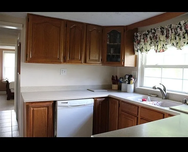 6516 Camp Ernst Rd — Photo 10