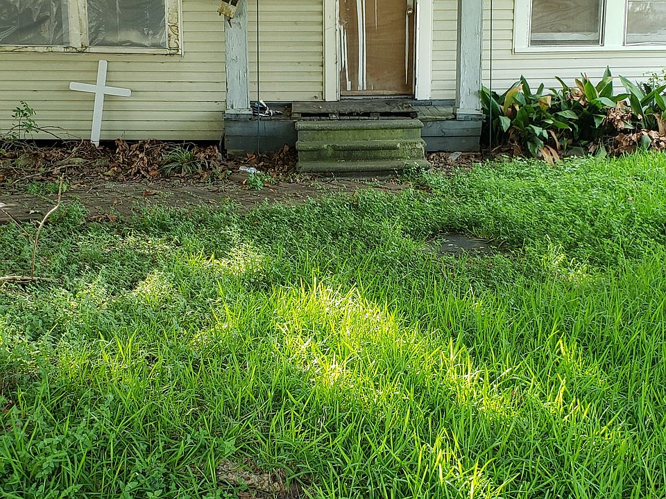 1st image of 2110 10th St