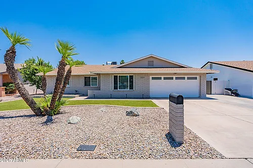2033 E Harvard Dr Photo 1