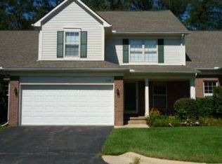 114 Pondview Ct, Brighton, MI 48116