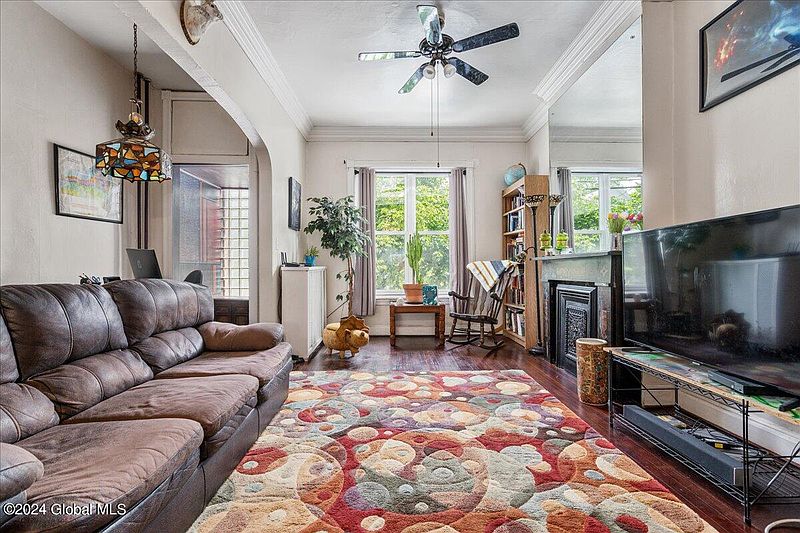 3rd image of 257 Quail Street