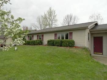 Built with energy efficiency in mind, this berm styled home has 2" by 6" exterior walls, and there's even an air lock front entrance enabling a more constant internal air temperature, with less loss!