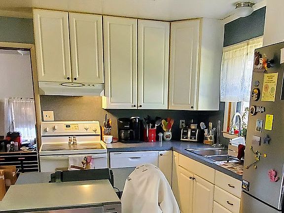 4th image of 429 Maryle Ct