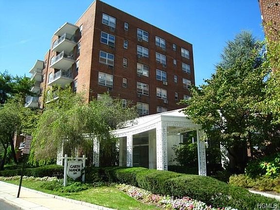 Garth Manor is a doorman building with an elegant lobby, manicured courtyard, laundry on every floor and is made up of three buildings (Andover, Bristol and Cambridge).  Many of the apartments even have their own patio or balcony.