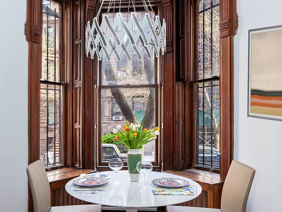 1st image of 128 W 70th St APT 3