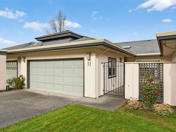 4360 Emily Carr Dr #11, Saanich, BC V8X 4Y4