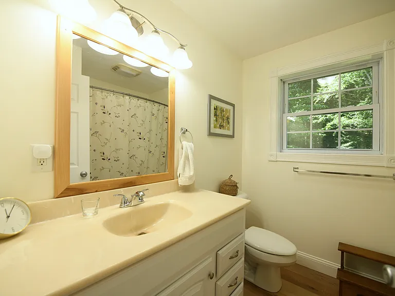 54 Lakeside Dr — Photo 17