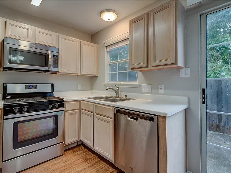 202 S College St #5 — Photo 21