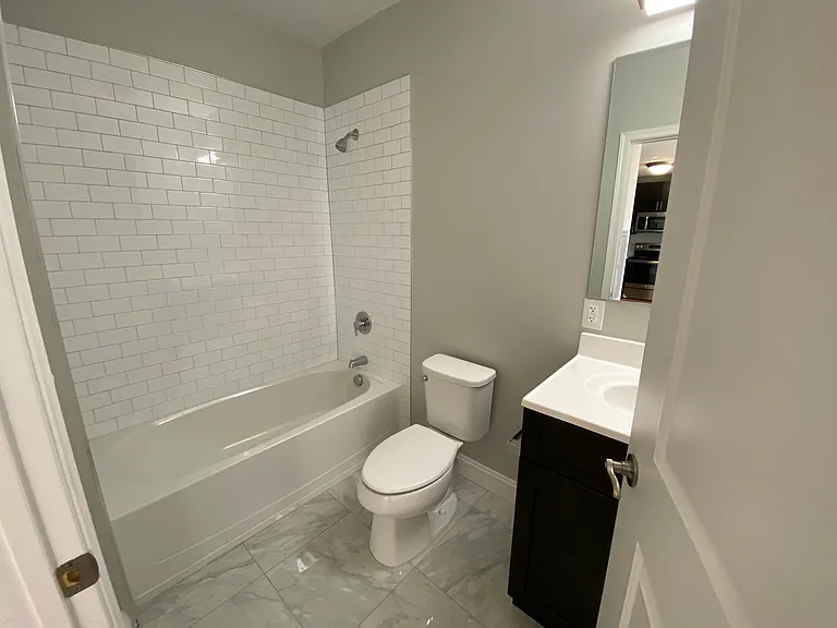 1121 53rd St #12 — Photo 13