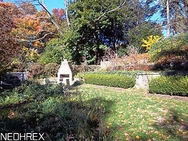 3rd image of 203 Elmwood Dr