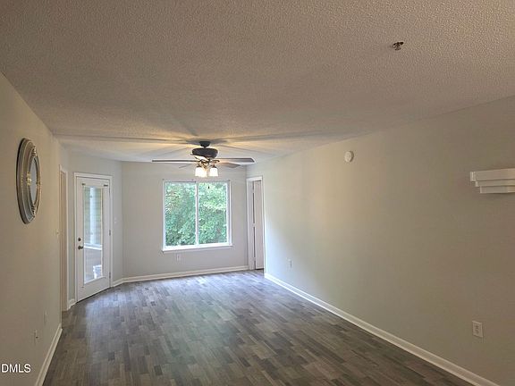 3rd image of 1411 Collegiate Cir APT 204