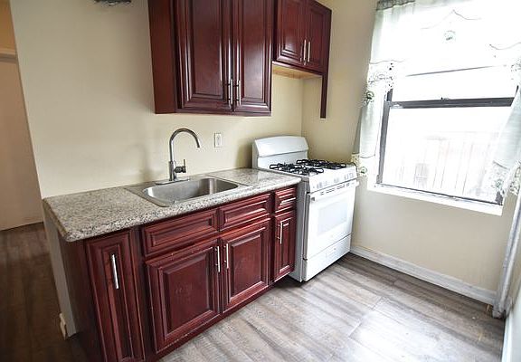 2nd image of 686 E 234th St APT E8