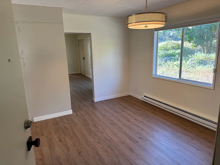 924 E Chelan Ave — Photo 9