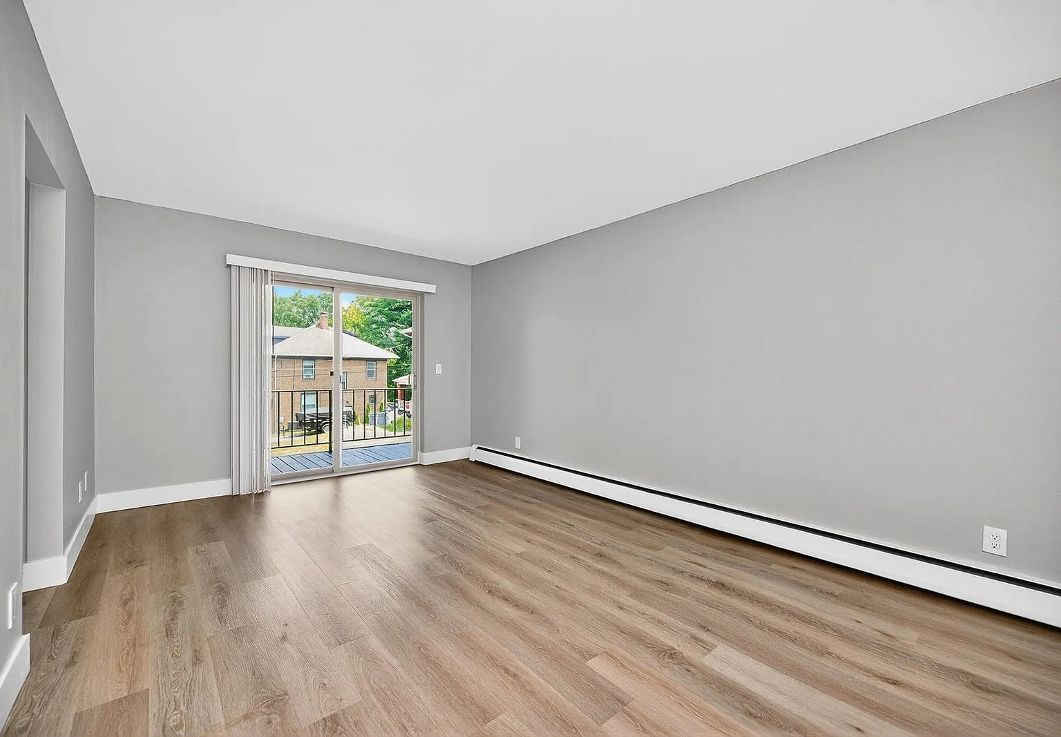 1 bed, 1.0 bath, 550 sqft, $1,000 — Photo 3
