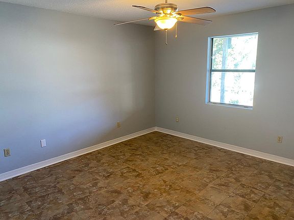 2nd image of 834B Tarpon Ave