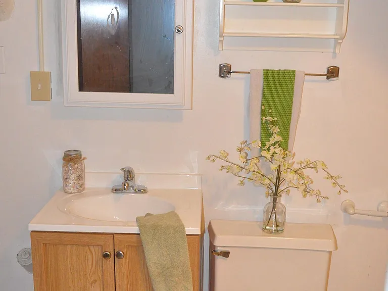 118 Ferris Pl — Photo 3