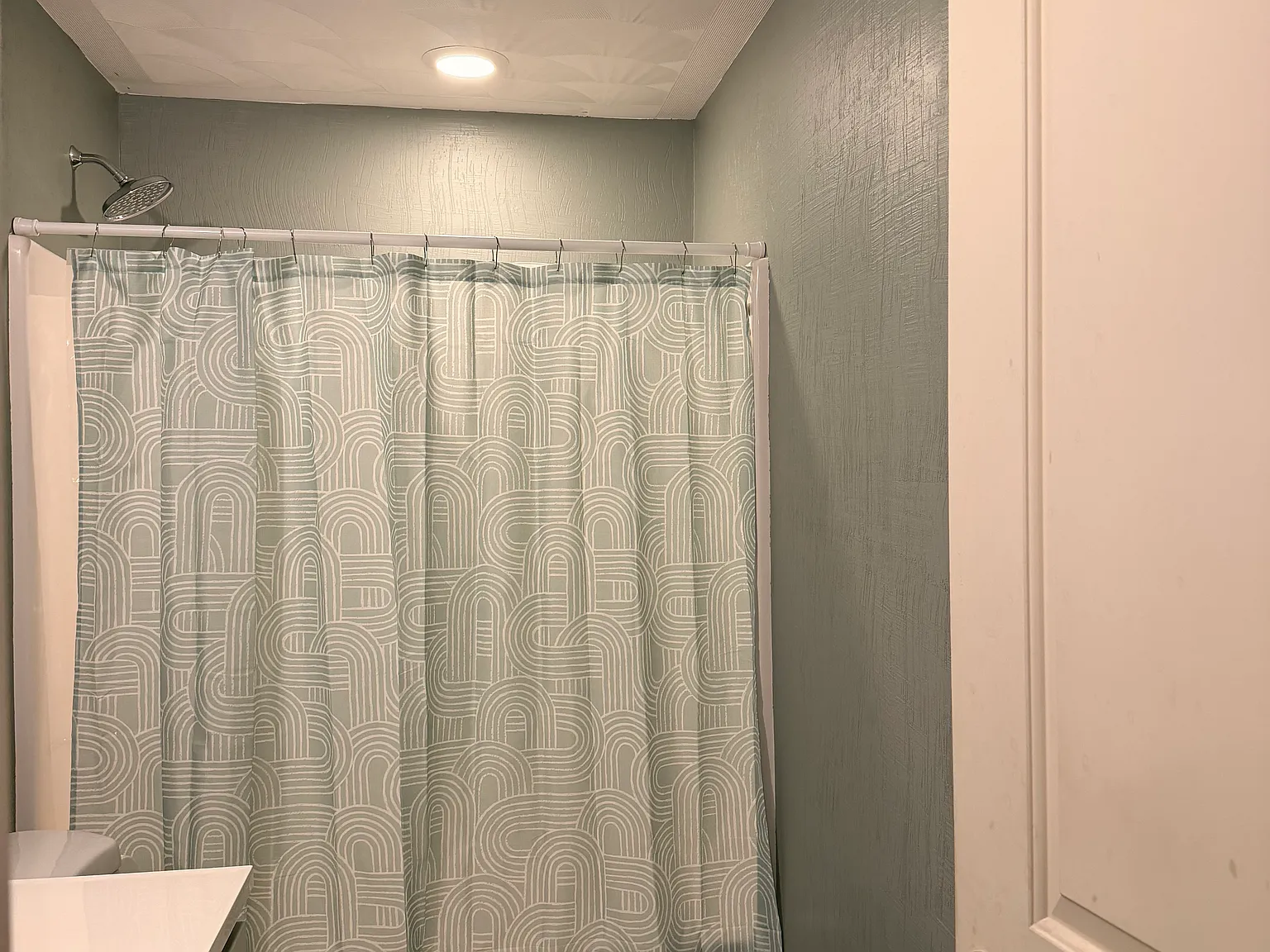 2 bed, 1.5 bath, 1080 sqft, $1,100 — Photo 2