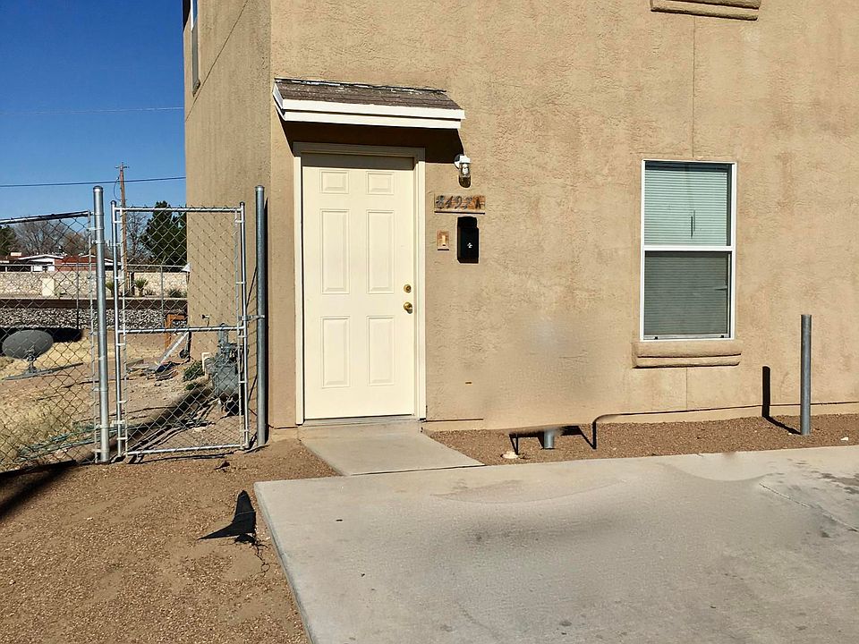 1st image of 8497 Roseway Dr #B