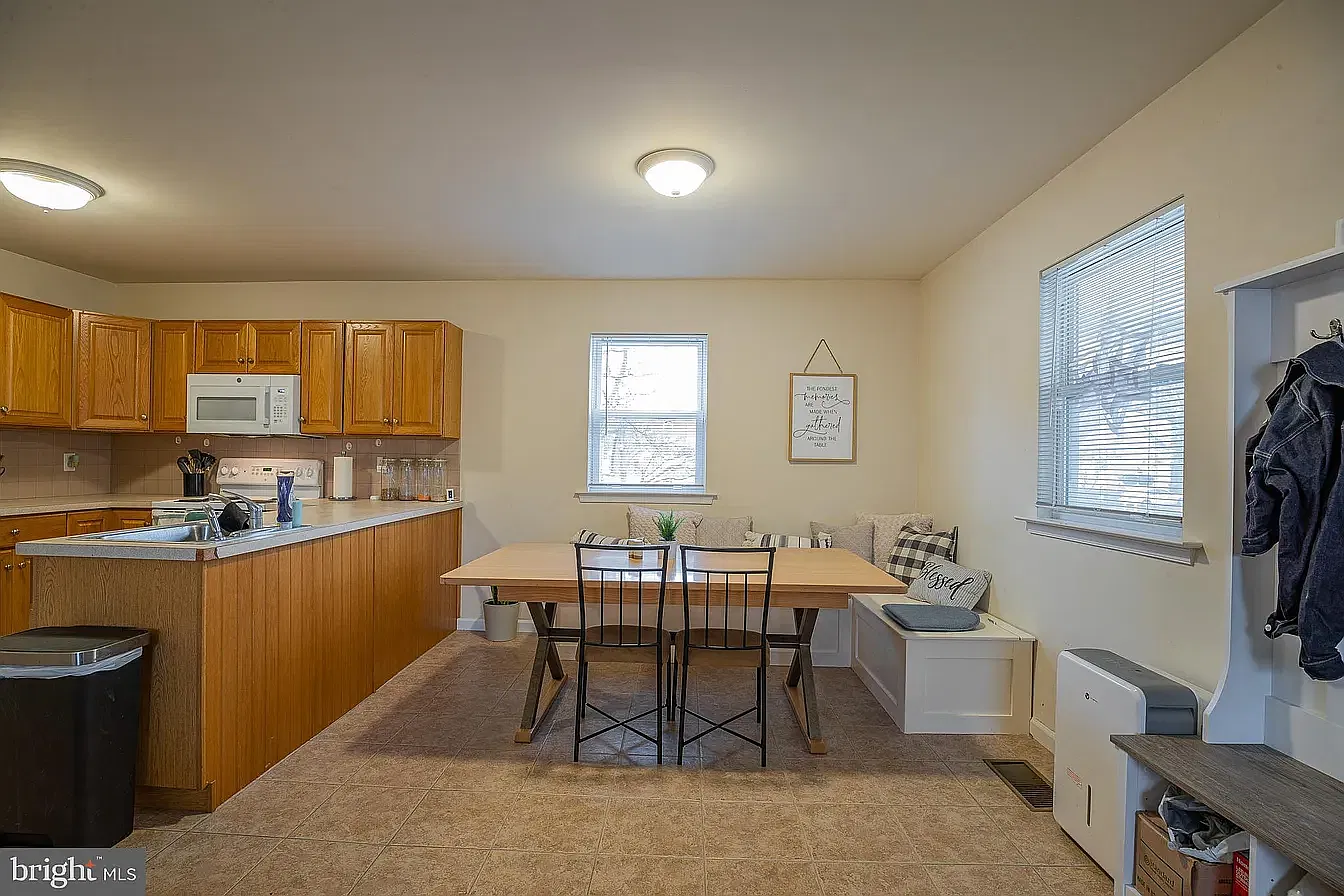1001 Chestnut St — Photo 2