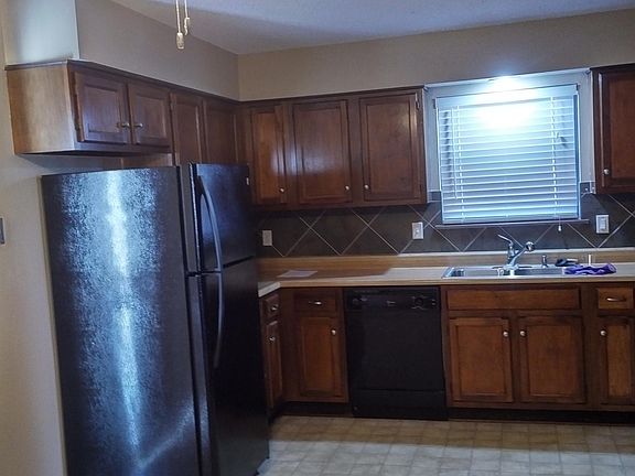 2nd image of 8557 Wedd St