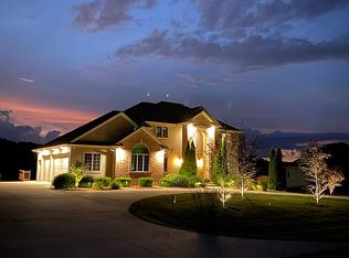 N6383 Tradewinds Cir, Beaver Dam, WI 53916