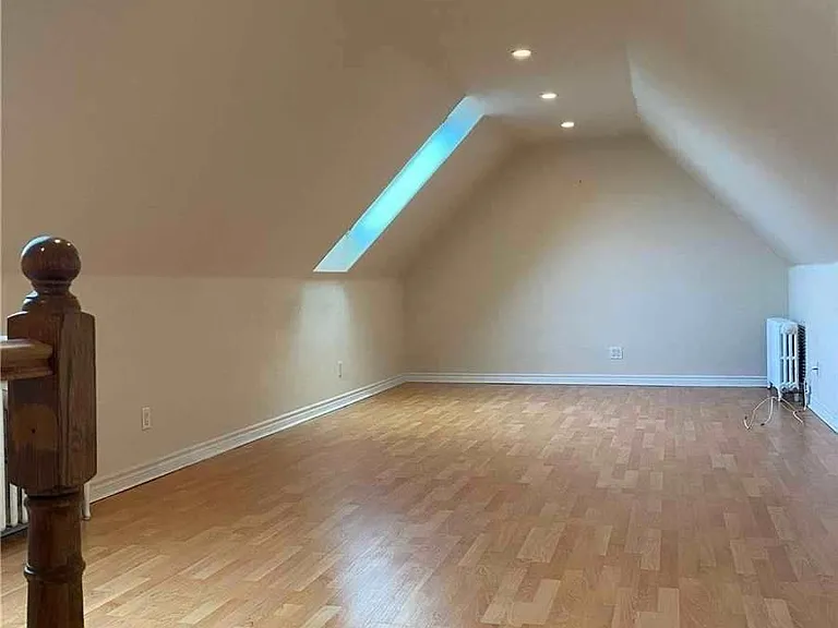 4 Sully Cres #UPPER — Photo 10