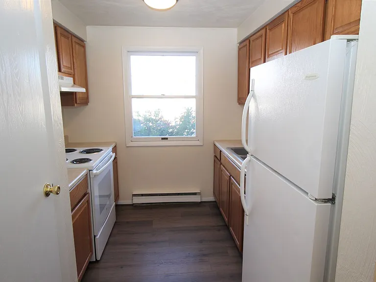 351 W Grape St — Photo 9