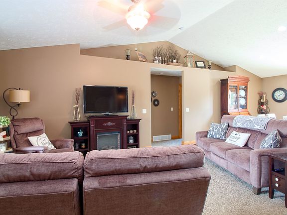 3rd image of 1822 W 50th St