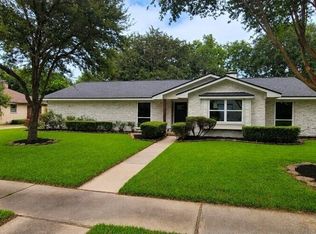 2301 Morning Dr, Baytown, TX 77520