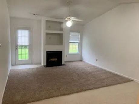 750 Pinewood Dr — Photo 1