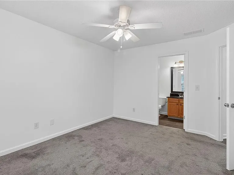 275 Cottonwood Creek Cir — Photo 18