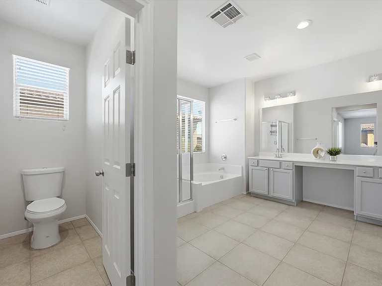 7658 Engleberg Ave — Photo 17