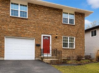 9624 Hadley Dr, Overland Park, KS 66212