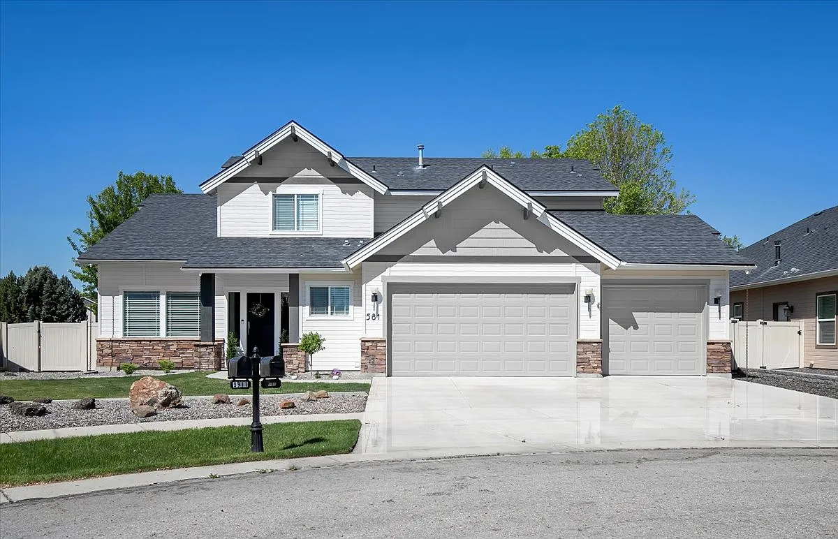 Building Photo - 581 N Devon Pl