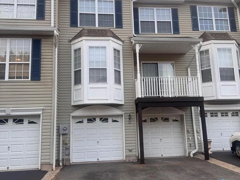 32 Chesterfield Ct — Photo 11