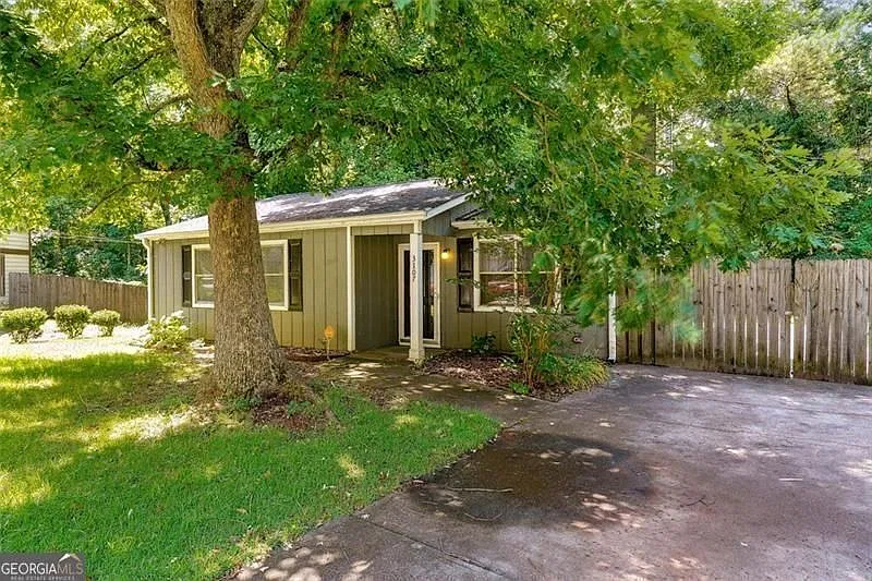 3 bed, 2.0 bath, 1023 sqft, $1,600 — Photo 1