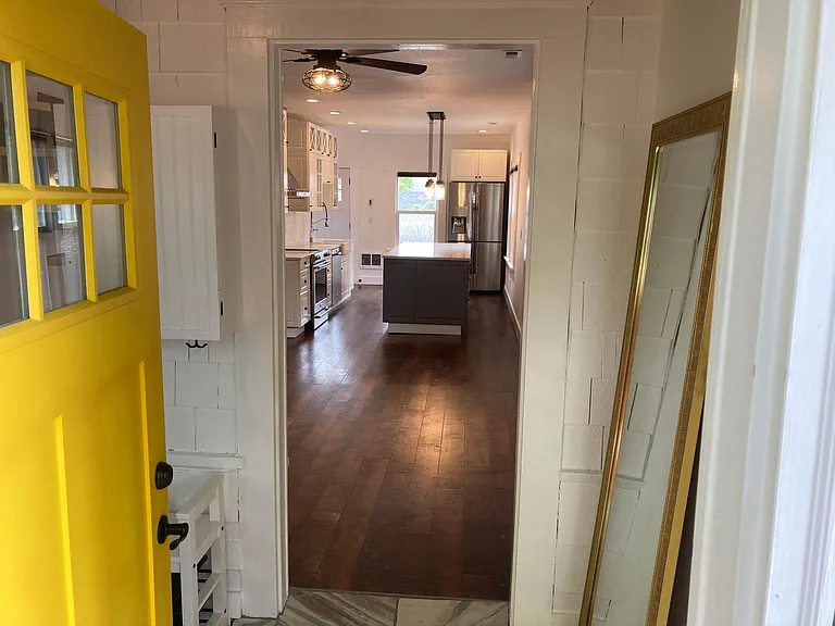 709 N Cedar St — Photo 11