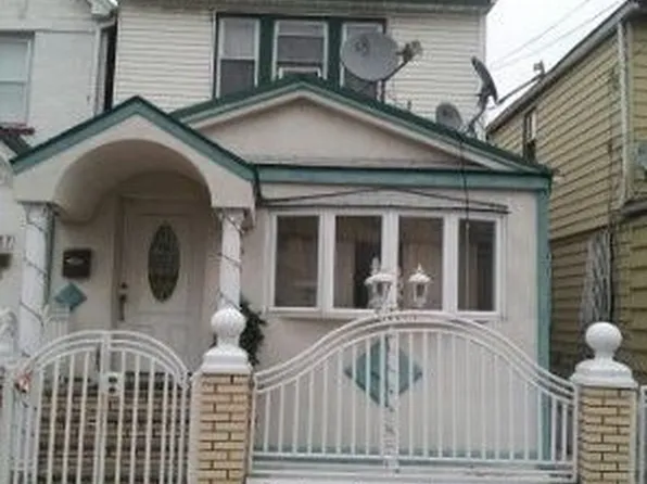 9729 134th St, South Richmond Hill, NY 11419