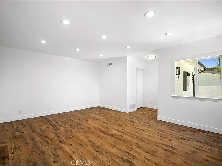 10404 Leolang Ave — Photo 6