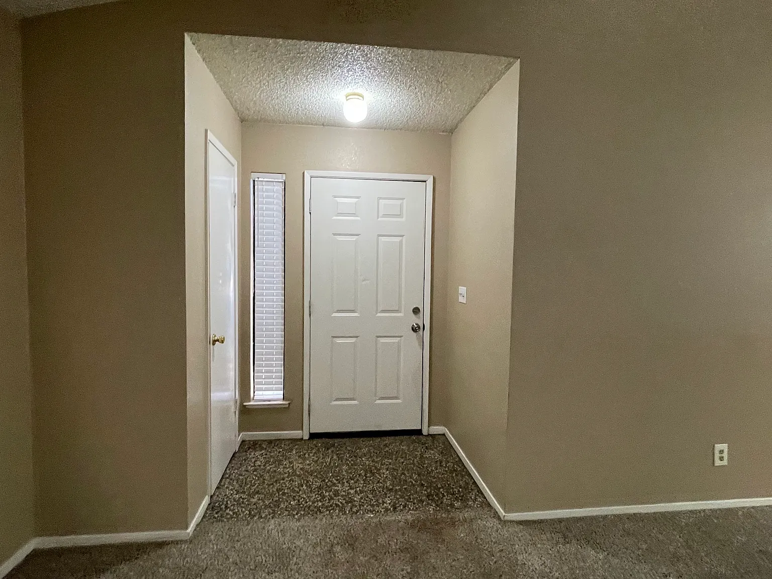 275 W Beechwood Ave — Photo 3
