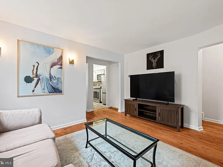 139 Hawaii Ave NE — Photo 4