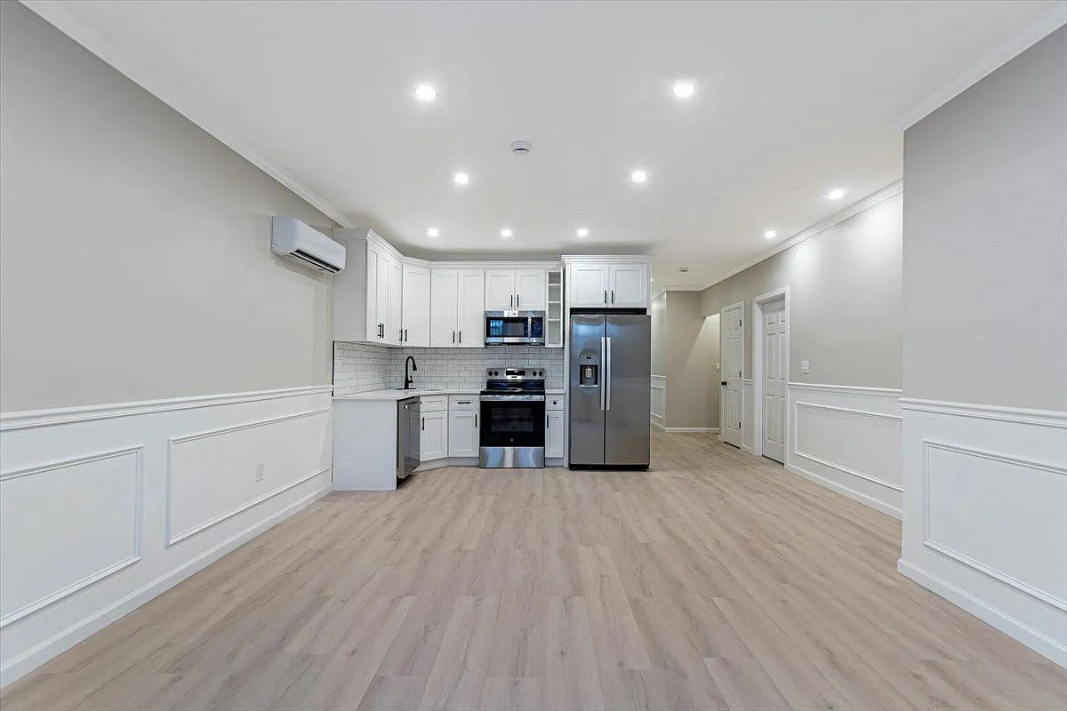 3 bed, 1100 sqft, $3,500 — Photo 2