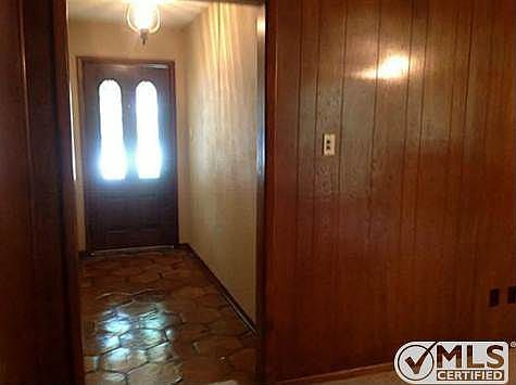 4th image of 4705 Bonneville Dr