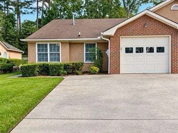 7109 Woodridge Ln, Union City, GA 30291