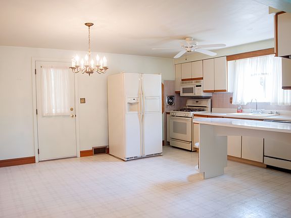 1st floor kitchen