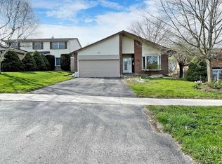 88 Eastman Cres, Newmarket, ON L3Y5S2
